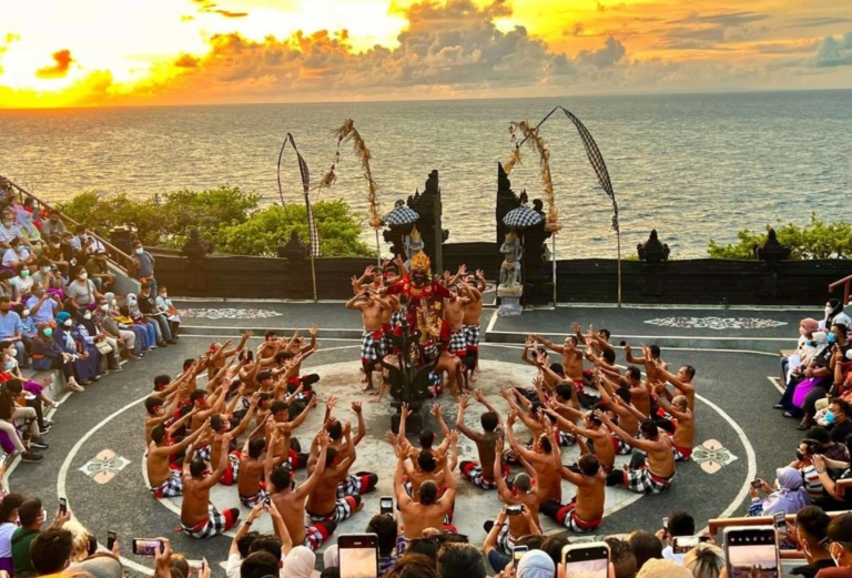 Sejarah Singkat Seni Tari Kecak Bali